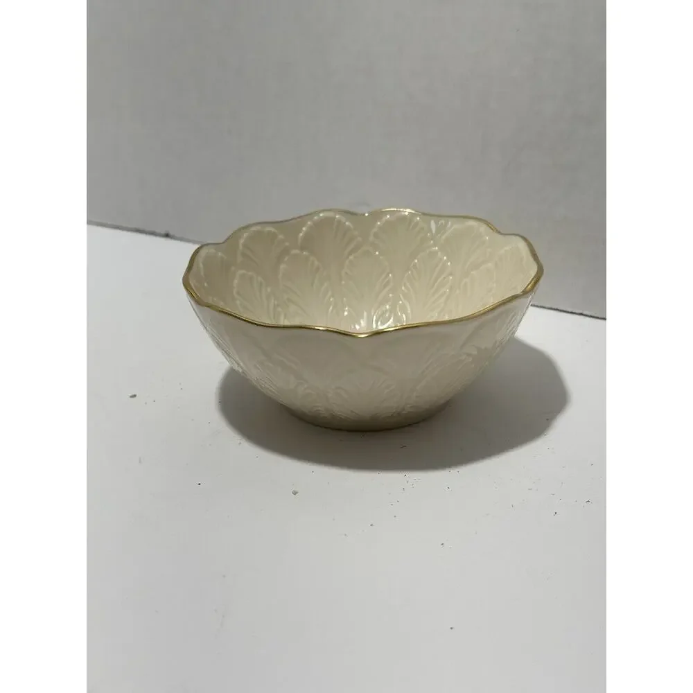 Lenox Porcelain Acanthus Leaf Bowl Ivory 24 K Gold Trimmed Edge Trinket Dish USA